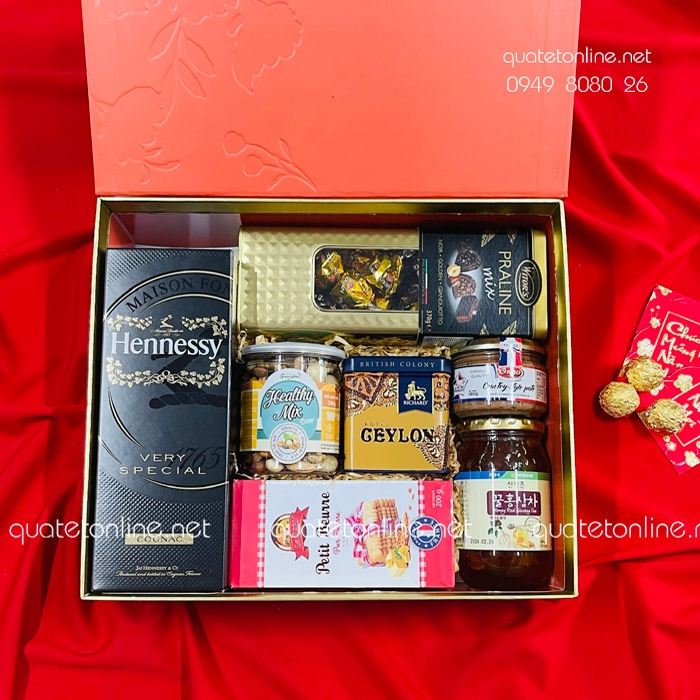 Cách chọn quà Tết phù hợp với từng đối tượng người nhận