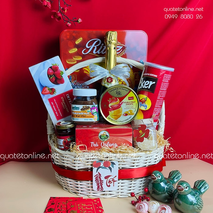Giá giỏ quà Tết 2022 trên thị trường hiện nay ra sao?