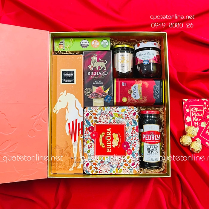 Giỏ quà Tết cho nhân viên nên chọn sản phẩm gì?