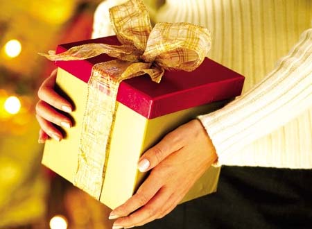 Mua quà trung thu biếu sếp mất cả tháng lương